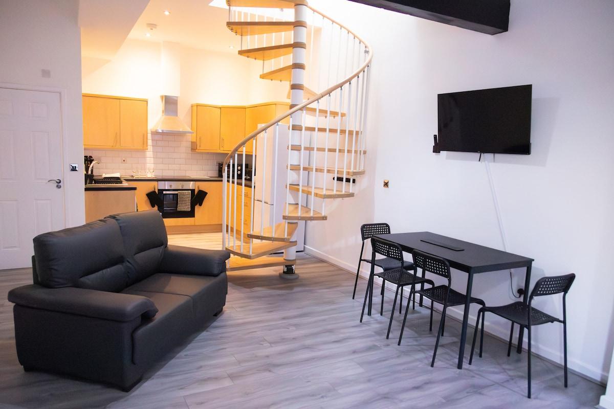 3-Bed Anfield | Private Parking | Sleeps 72