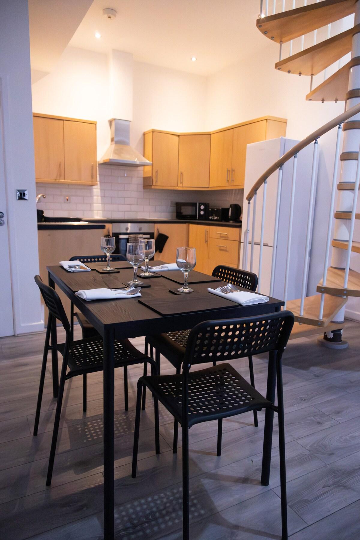 3-Bed Anfield | Private Parking | Sleeps 75